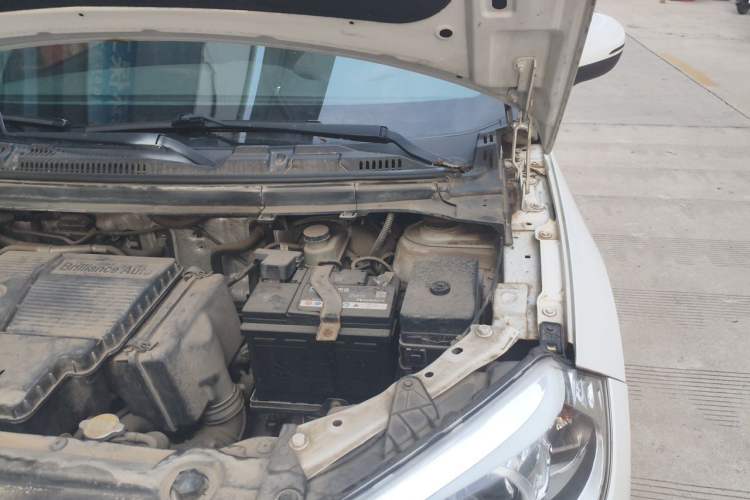 Used Brilliance V3 2017 1.5L Manual Comfort Model Engine Bay Left