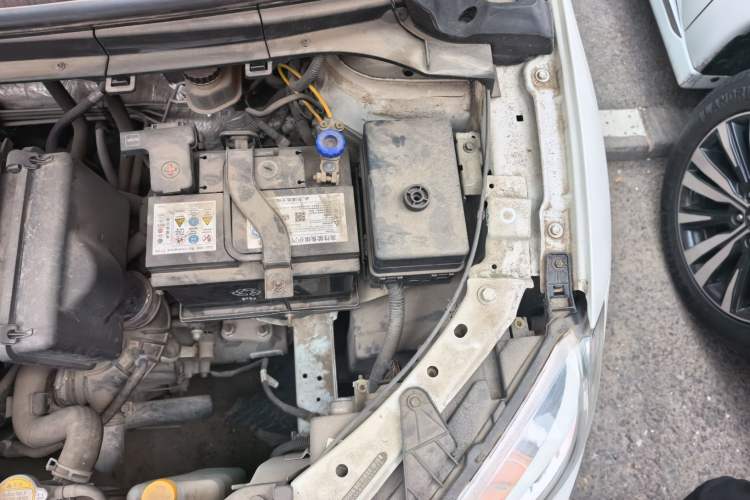 Used Brilliance V3 2017 1.5L Manual Comfort Model Engine Bay Left