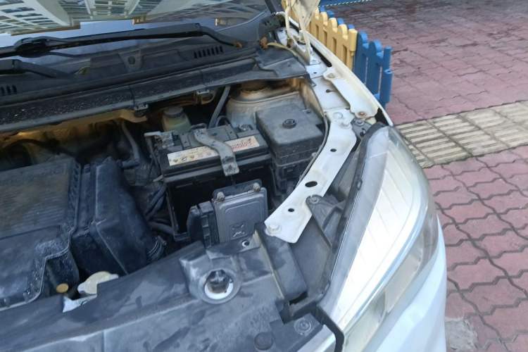 Used Brilliance V3 2017 1.5L Automatic Smart Version Engine Bay Left