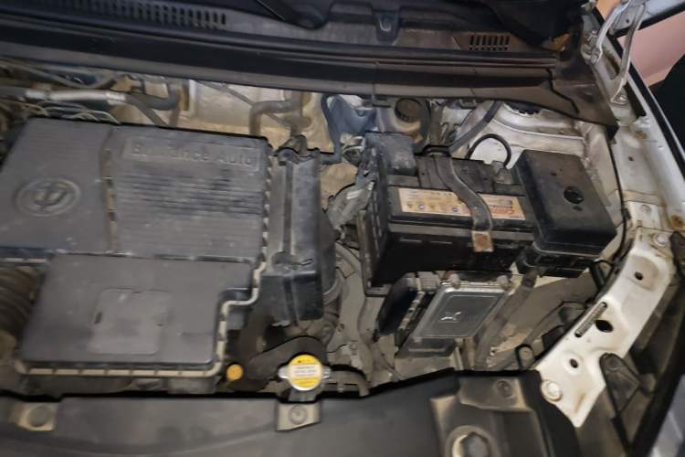 Used Brilliance V3 2017 1.5L Automatic Smart Version Engine Bay Left