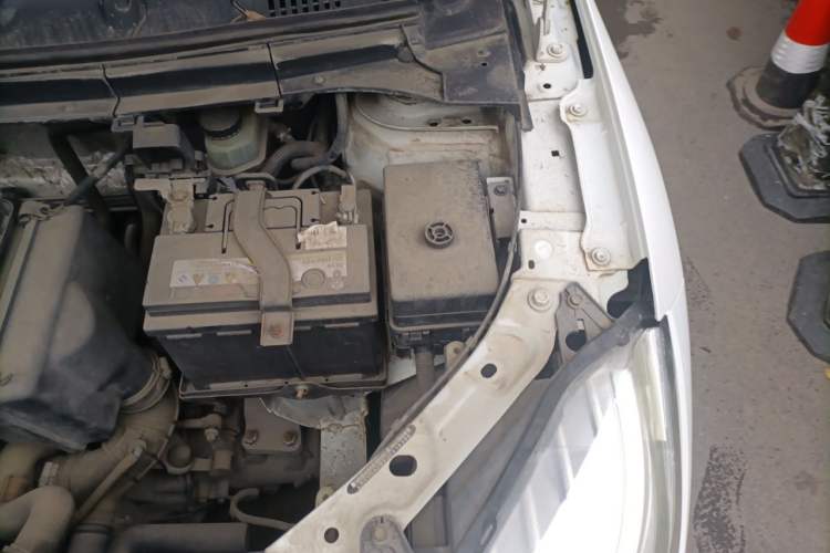 Used Brilliance V3 2017 1.5L Manual Comfort Model Engine Bay Left