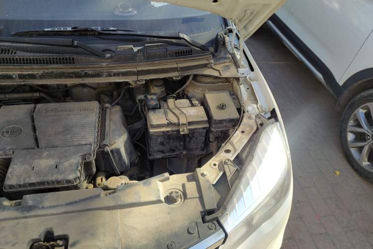 Used Brilliance V3 2017 1.5L Manual Smart Model Engine Bay Left