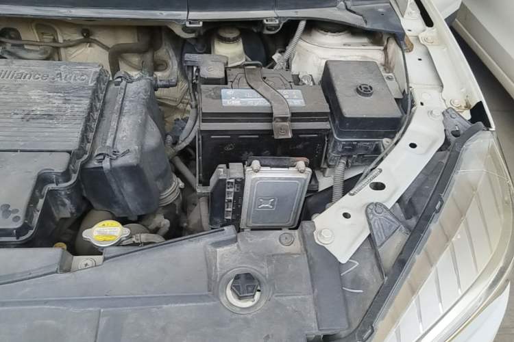 Used Brilliance V3 2017 1.5L Automatic Elite Model Engine Bay Left