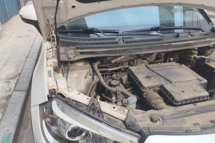 Used Brilliance V3 2017 1.5L Manual Comfort Model Engine Bay Right