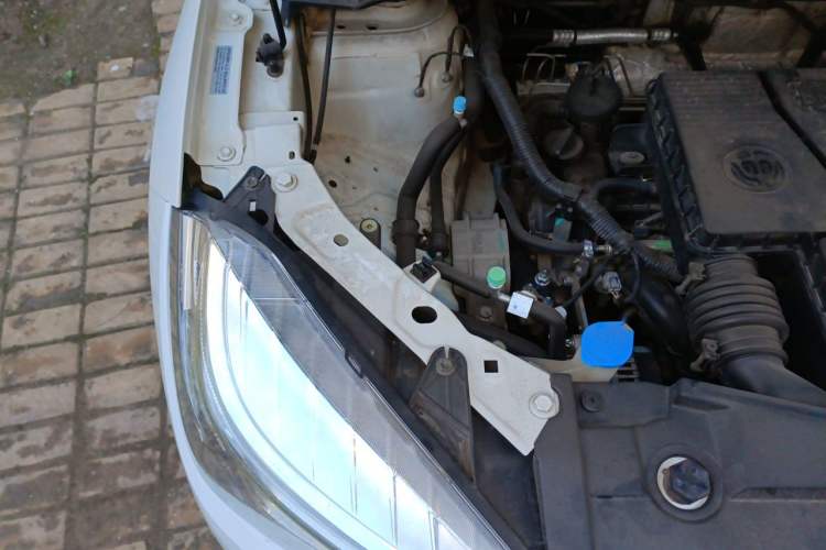 Used Brilliance V3 2017 1.5L Manual Comfort Model Engine Bay Right