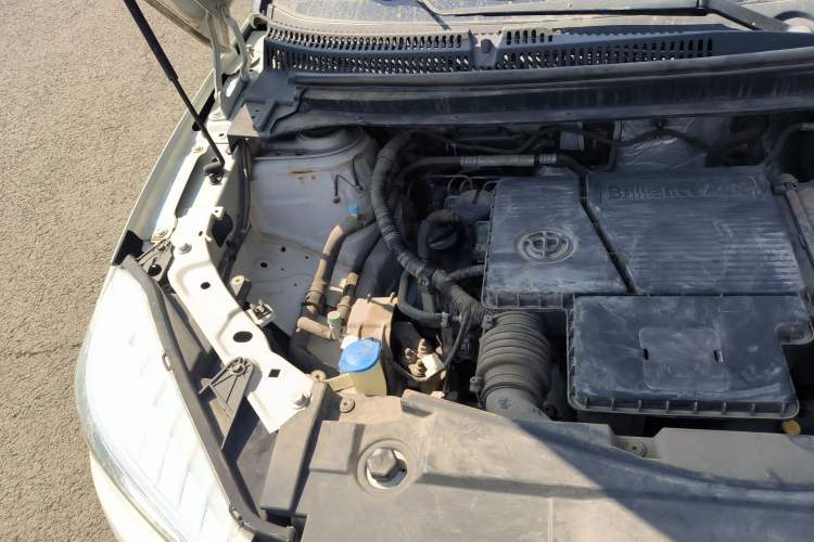 Used Brilliance V3 2017 1.5L Manual Comfort Model Engine Bay Right