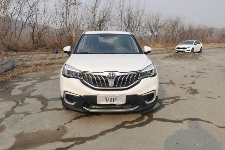 Used Brilliance V3 2017 1.5L Manual Comfort Model Exterior 1