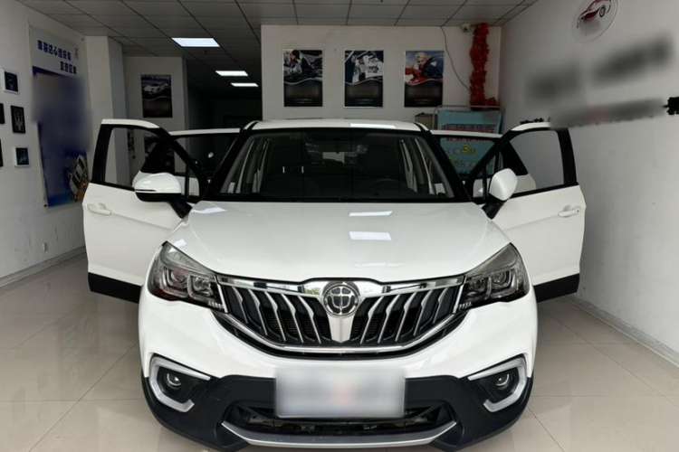 Used Brilliance V3 2017 1.5L Manual Smart Model Exterior 1
