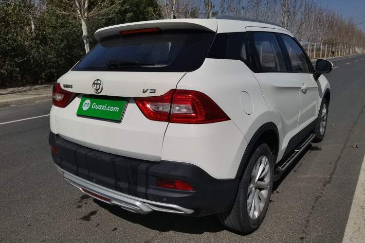 Used Brilliance V3 2017 1.5L Automatic Smart Version Exterior 11