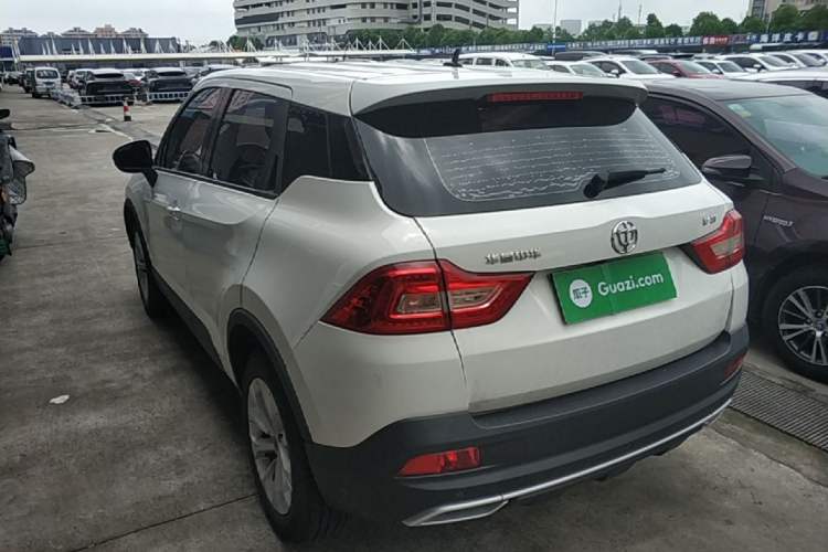 Used Brilliance V3 2017 1.5L Manual Smart Model Exterior 2