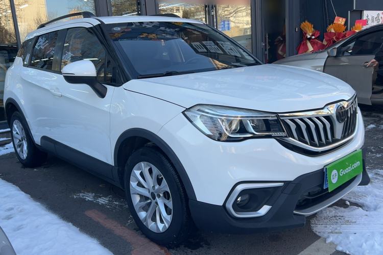 Used Brilliance V3 2017 1.5L Automatic Elite Model Exterior 2