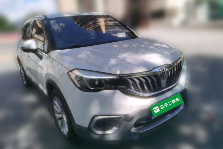 Used Brilliance V3 2017 1.5L Automatic Comfort Model Exterior 2