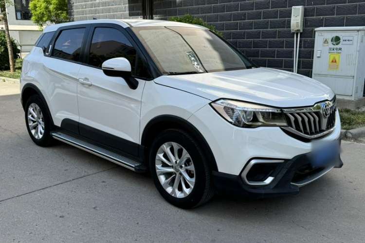 Used Brilliance V3 2017 1.5L Automatic Comfort Model Exterior 2