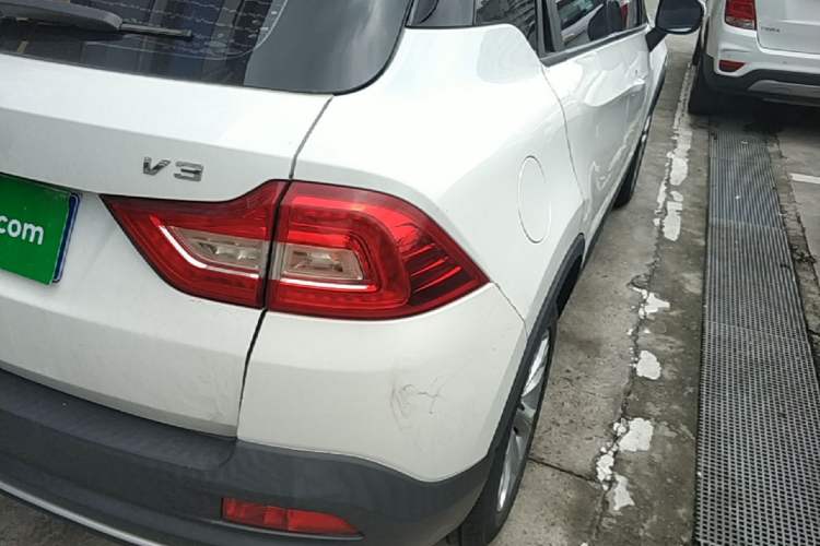 Used Brilliance V3 2017 1.5L Manual Smart Model Exterior 3