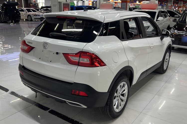 Used Brilliance V3 2017 1.5L Manual Comfort Model Exterior 3