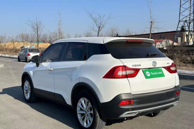 Used Brilliance V3 2017 1.5L Automatic Smart Version Exterior 3