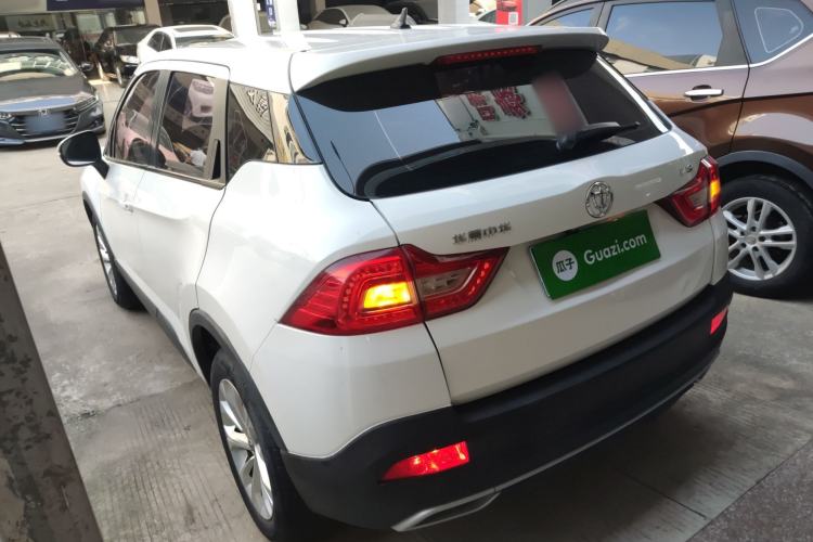 Used Brilliance V3 2017 1.5L Automatic Comfort Model Exterior 3