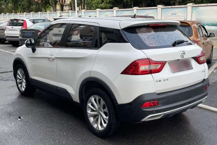 Used Brilliance V3 2017 1.5L Automatic Smart Version Exterior 3