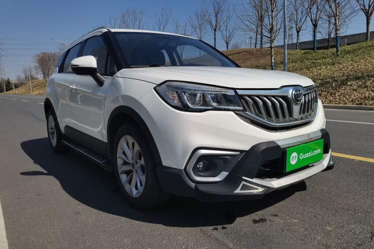 Used Brilliance V3 2017 1.5L Automatic Smart Version Exterior 4