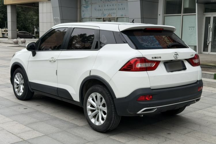 Used Brilliance V3 2017 1.5L Automatic Smart Version Exterior 4