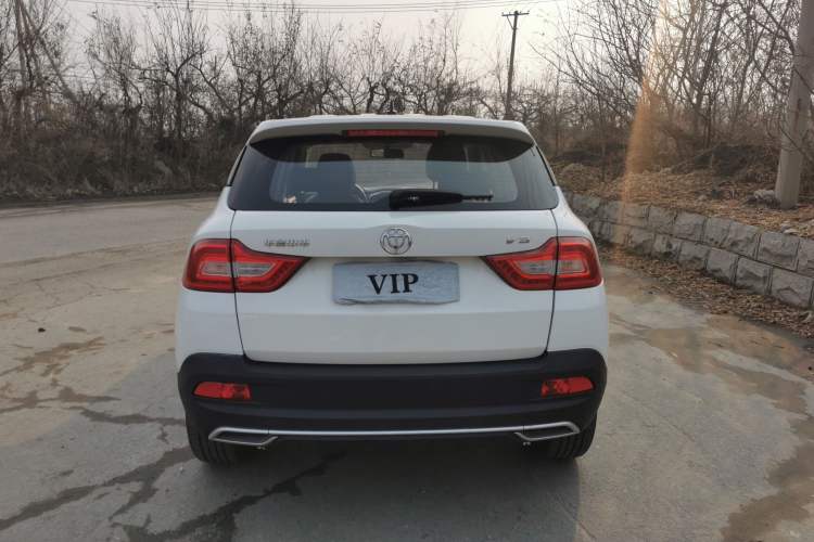 Used Brilliance V3 2017 1.5L Manual Comfort Model Exterior 5