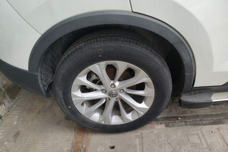 Used Brilliance V3 2017 1.5L Manual Smart Model Exterior 5