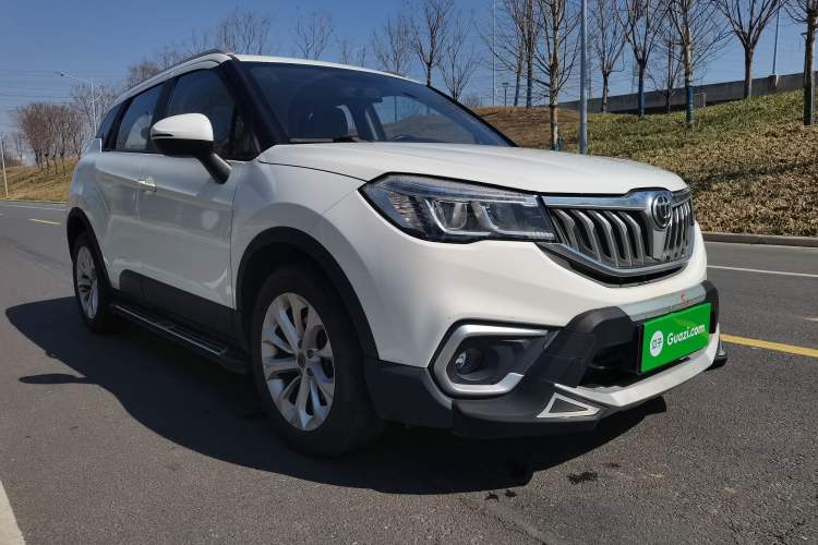 Used Brilliance V3 2017 1.5L Automatic Smart Version Exterior 5