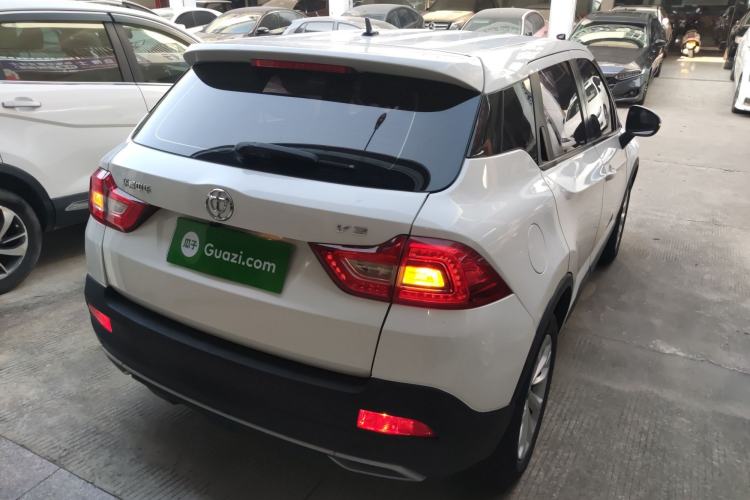 Used Brilliance V3 2017 1.5L Automatic Comfort Model Exterior 5