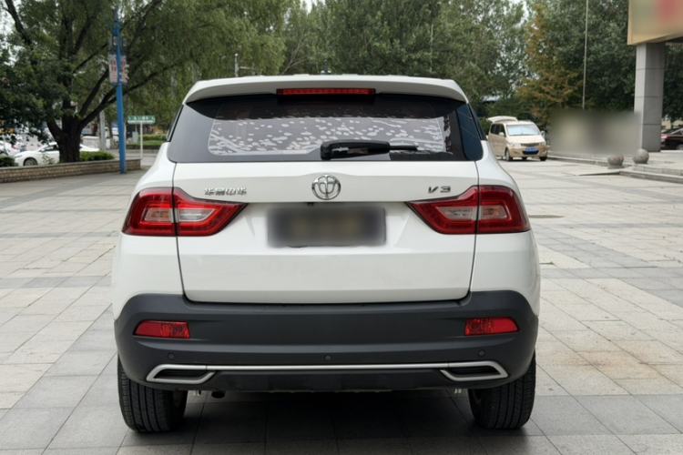 Used Brilliance V3 2017 1.5L Automatic Smart Version Exterior 5
