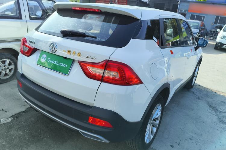 Used Brilliance V3 2017 1.5L Automatic Comfort Model Exterior 5
