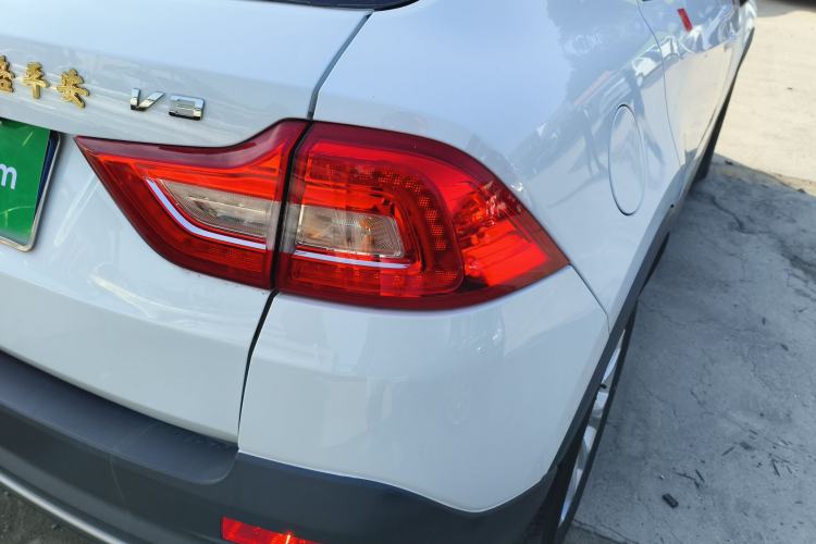 Used Brilliance V3 2017 1.5L Automatic Comfort Model Exterior 6