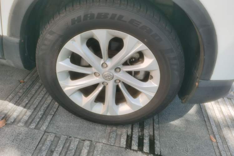 Used Brilliance V3 2017 1.5L Automatic Comfort Model Exterior 7