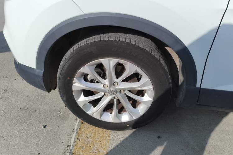 Used Brilliance V3 2017 1.5L Automatic Comfort Model Exterior 7
