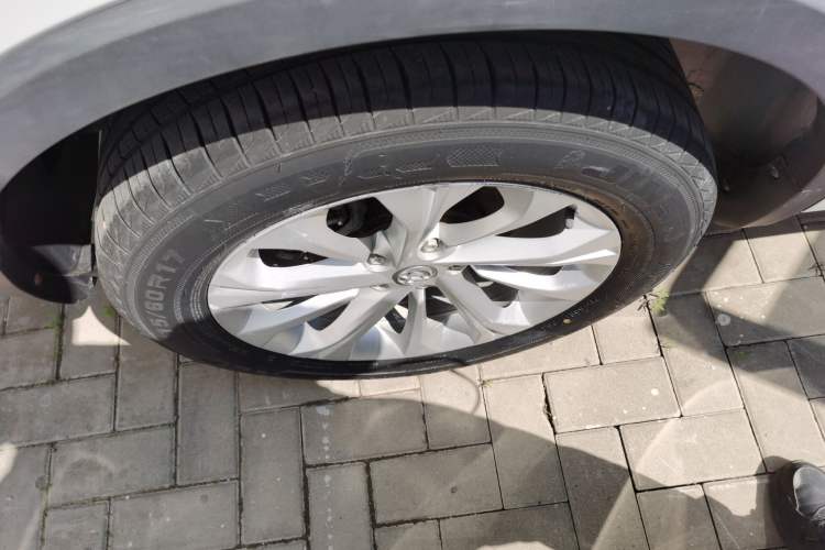 Used Brilliance V3 2017 1.5L Manual Comfort Model Exterior 8