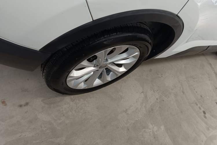 Used Brilliance V3 2017 1.5L Manual Smart Model Exterior 8