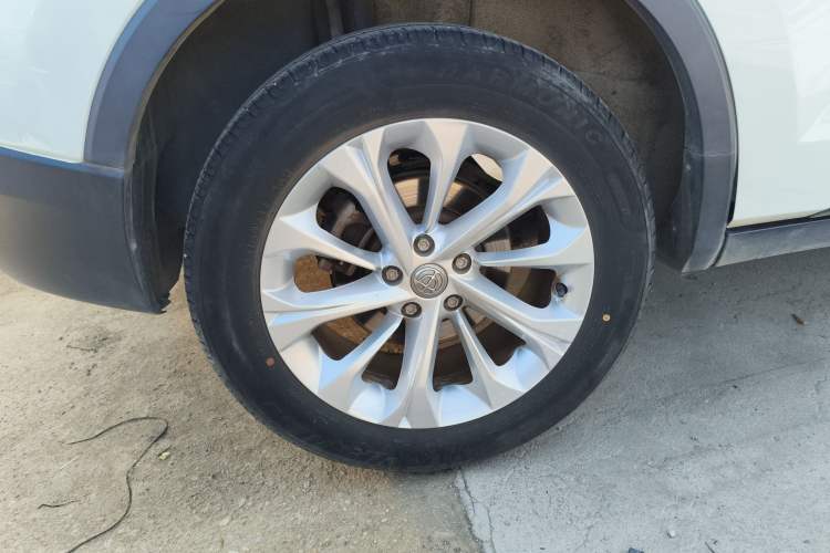 Used Brilliance V3 2017 1.5L Automatic Comfort Model Exterior 8