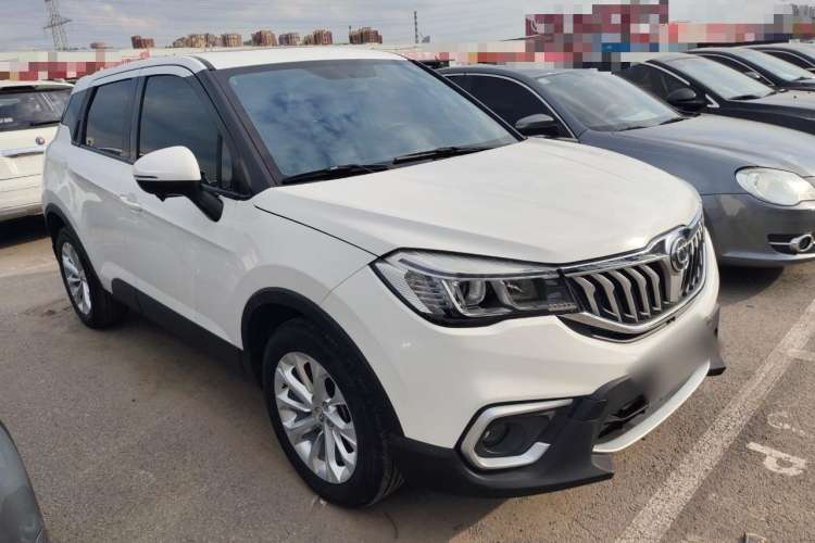 Used Brilliance V3 2017 1.5L Manual Smart Model Front Right 45 Deg