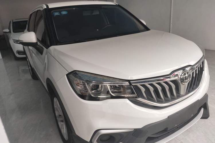 Used Brilliance V3 2017 1.5L Automatic Comfort Model Front Right 45 Deg