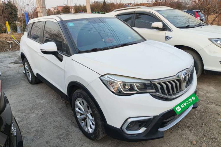 Used Brilliance V3 2017 1.5L Manual Smart Model Front Right 45 Deg