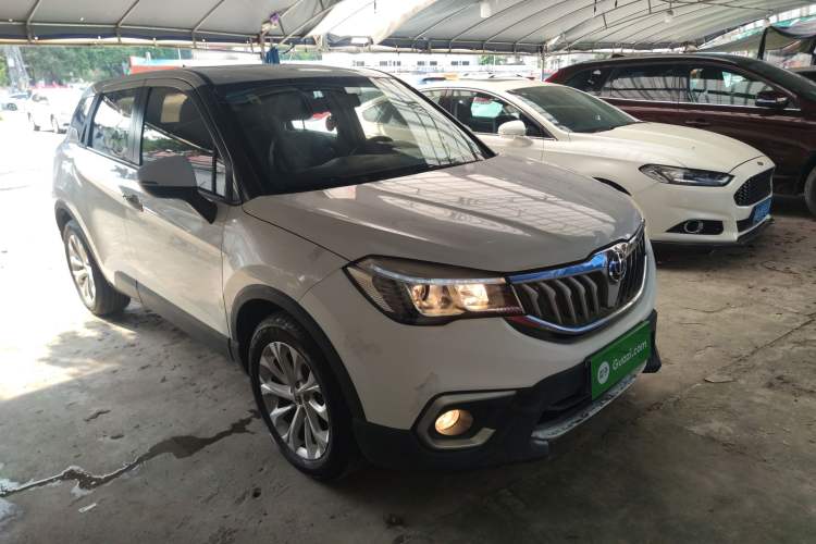 Used Brilliance V3 2017 1.5L Automatic Smart Version Front Right 45 Deg