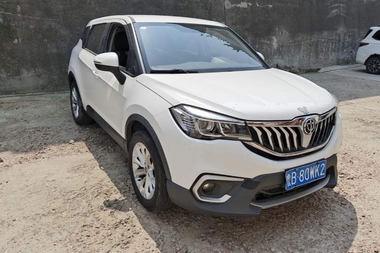 Used Brilliance V3 2017 1.5L Manual Elite Model Front Right 45 Deg