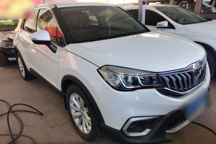 Used Brilliance V3 2017 1.5L Manual Smart Model Front Right 45 Deg