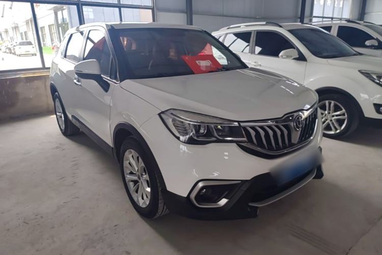 Used Brilliance V3 2017 1.5L Manual Smart Model Front Right 45 Deg