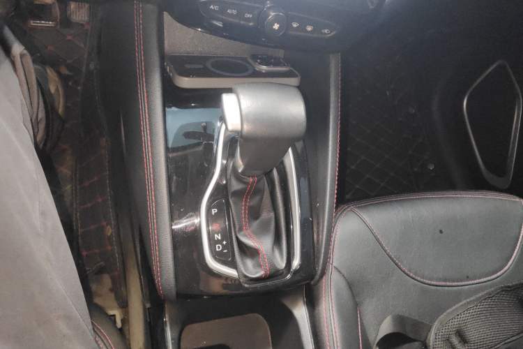 Used Brilliance V3 2017 1.5L Automatic Comfort Model Gear Lever