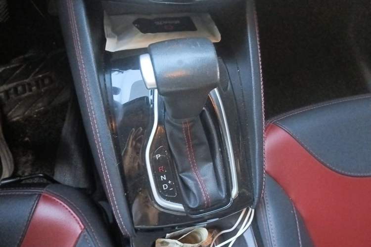 Used Brilliance V3 2017 1.5L Automatic Smart Version Gear Lever