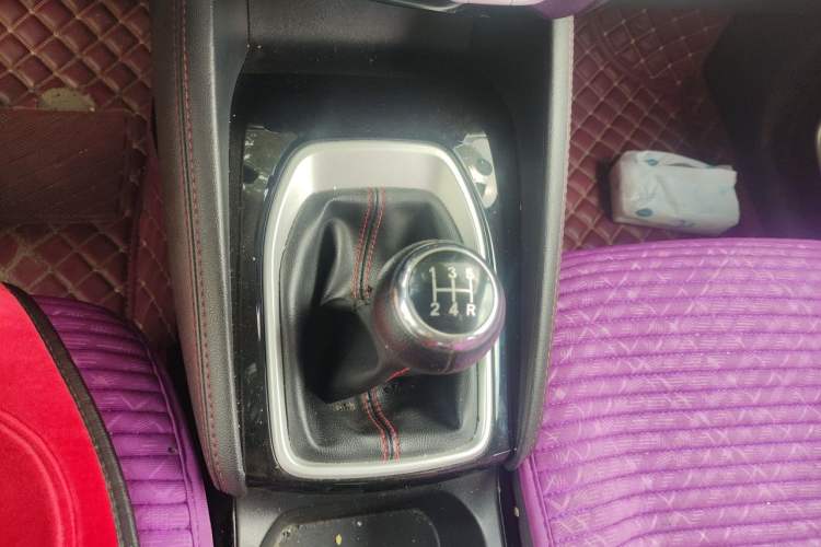 Used Brilliance V3 2017 1.5L Manual Smart Model Gear Lever