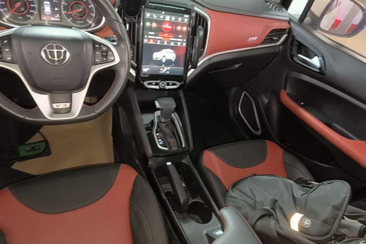 Used Brilliance V3 2017 1.5L Automatic Smart Version Gear Lever