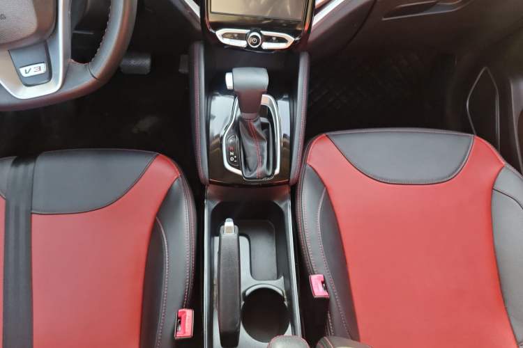 Used Brilliance V3 2017 1.5L Automatic Smart Version Gear Lever