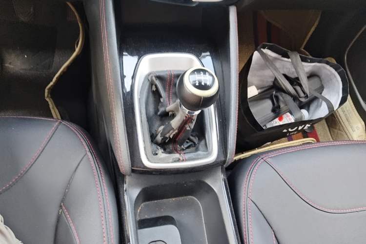 Used Brilliance V3 2017 1.5L Manual Elite Model Gear Lever
