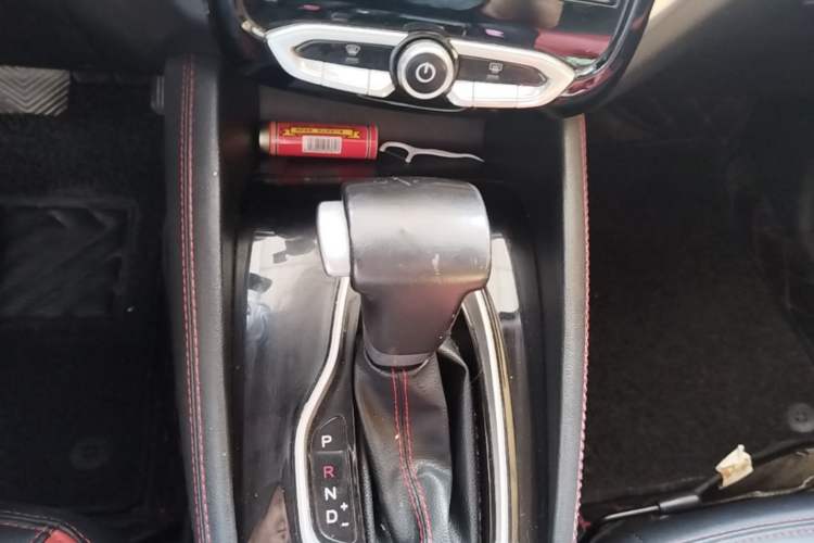 Used Brilliance V3 2017 1.5L Automatic Elite Model Gear Lever